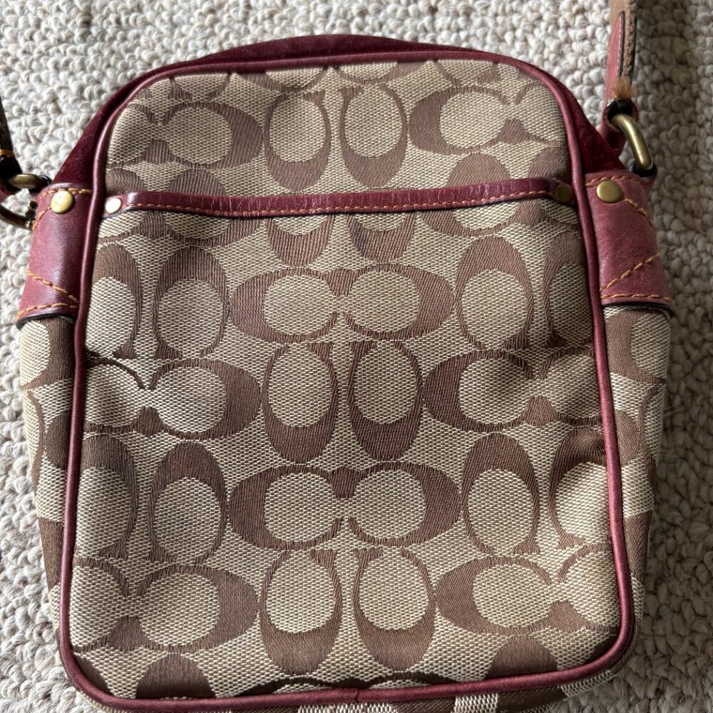 Coach Soho Crossbody Burgundy Suede Classic C Y2K Bag Hang Tag RARE Vintage - Picture 11 of 14